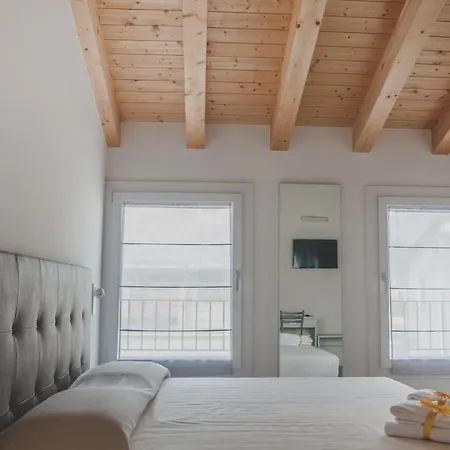 Terra Ferma Rooms&more