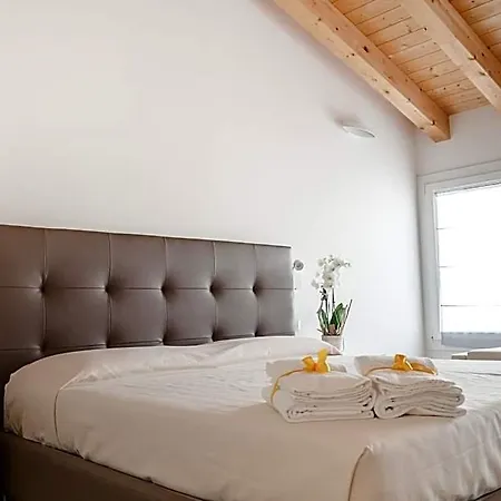 Terra Ferma Rooms&more
